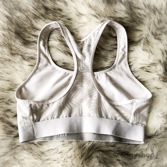 Victoria Sport | Player Mesh Racerback Sports Bra - Picture 3 of 8